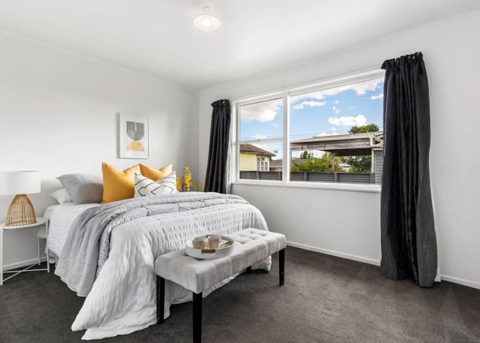  at 55 Larnoch Road, Henderson, Waitakere City, Auckland