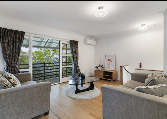  at 1/420 Beach Road, Mairangi Bay, North Shore City, Auckland