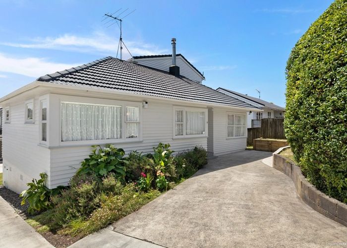  at 9 Pax Ave, Forrest Hill, North Shore City, Auckland