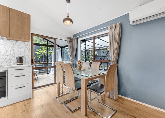  at 2/45 Valley View Road, Glenfield, Auckland