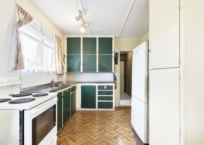  at 5 Maitland Place, Favona, Auckland