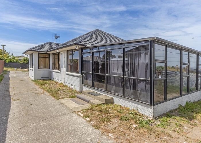  at 415 Breezes Road, Aranui, Christchurch