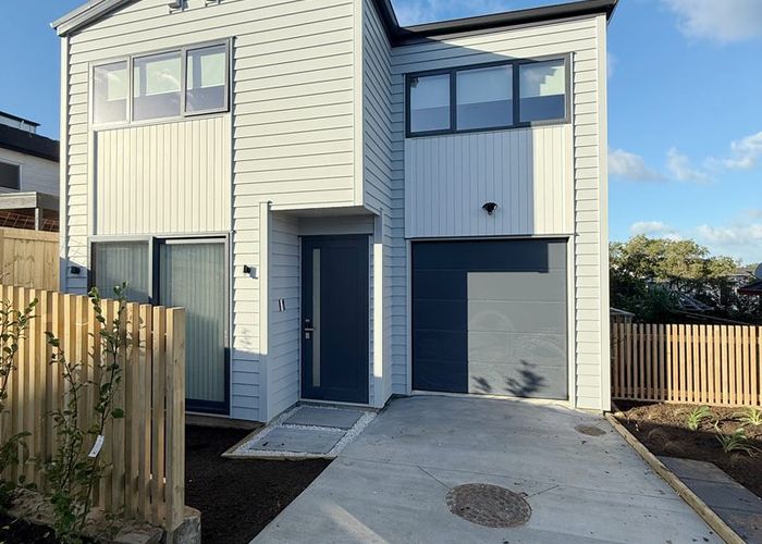  at 147 Weatherly Road, Torbay, North Shore City, Auckland