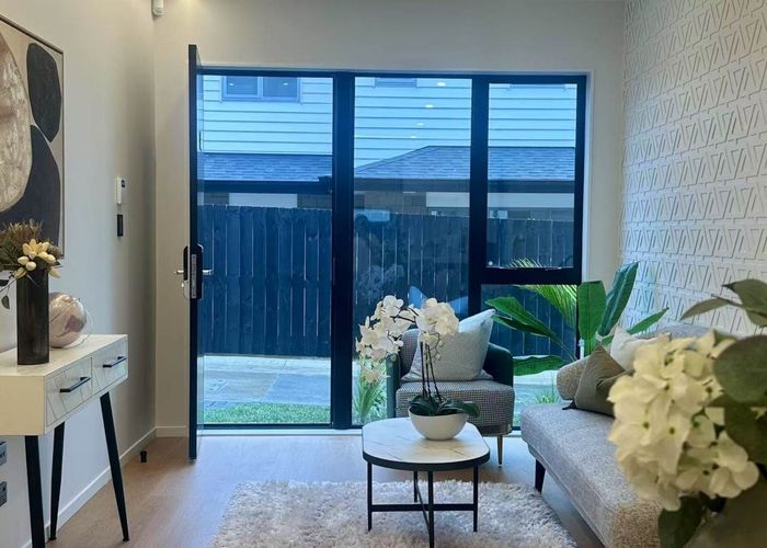  at 32 Bradbury Road, Botany Downs, Auckland
