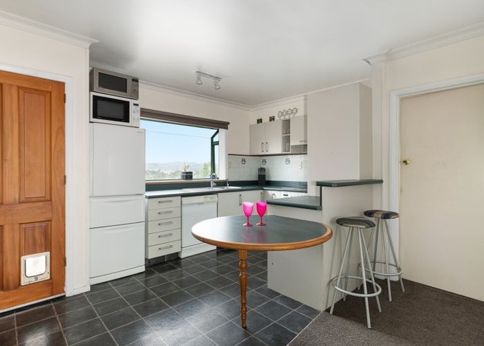 at 2 CAMBRIDGE ROAD, Judea, Tauranga