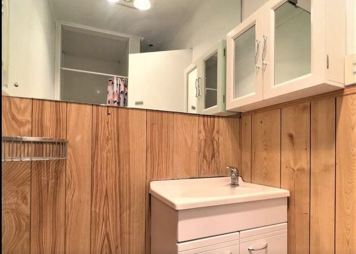  at 647A Beach Road--On Sun 22nd Feb at 11:30-11:50am, Rothesay Bay, North Shore City, Auckland