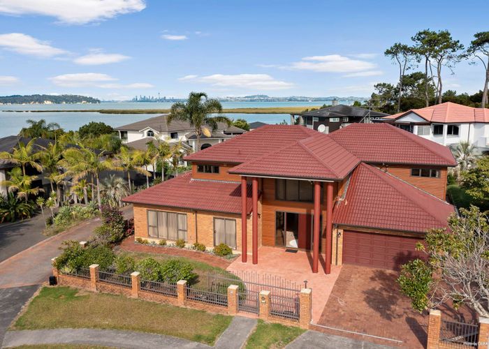  at 27 Mansion Court, West Harbour, Auckland