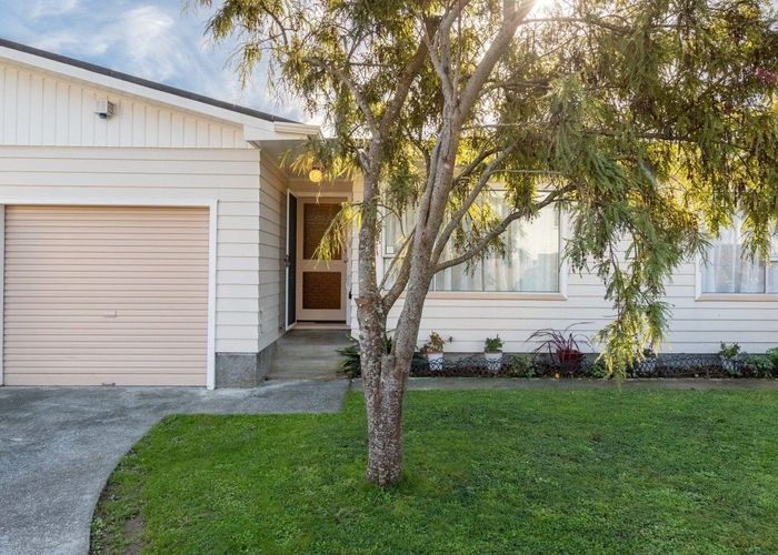  at 11B Waddington Drive, Naenae, Lower Hutt