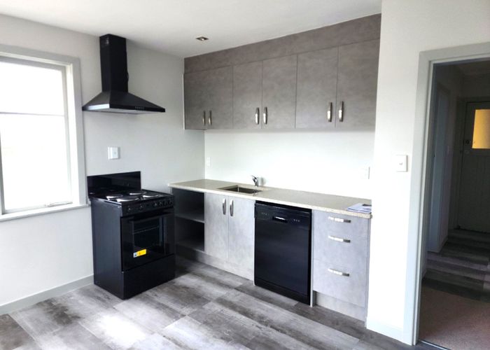  at 32 Fruitvale Road, New Lynn, Auckland