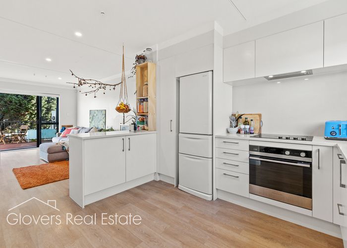  at 4/2 Brandon Road, Glen Eden, Auckland