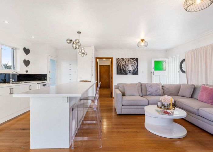  at 106 Edgewater Drive, Pakuranga, Auckland
