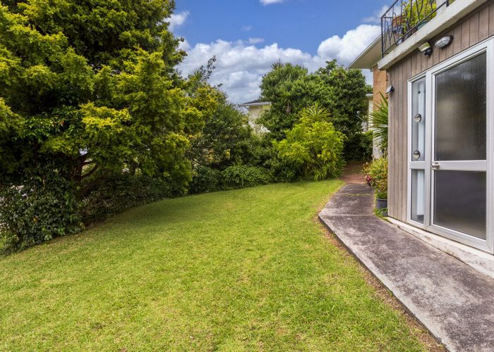  at 4 Ayton Drive, Totara Vale, North Shore City, Auckland