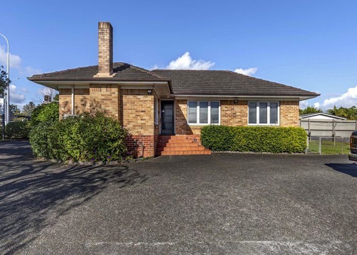  at 2 Fairdene Avenue, Henderson, Waitakere City, Auckland