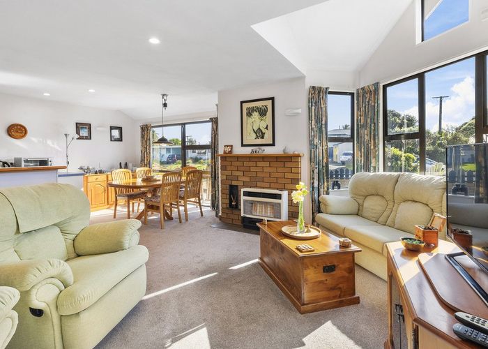  at 1/4 Richard Street, Titahi Bay, Porirua, Wellington