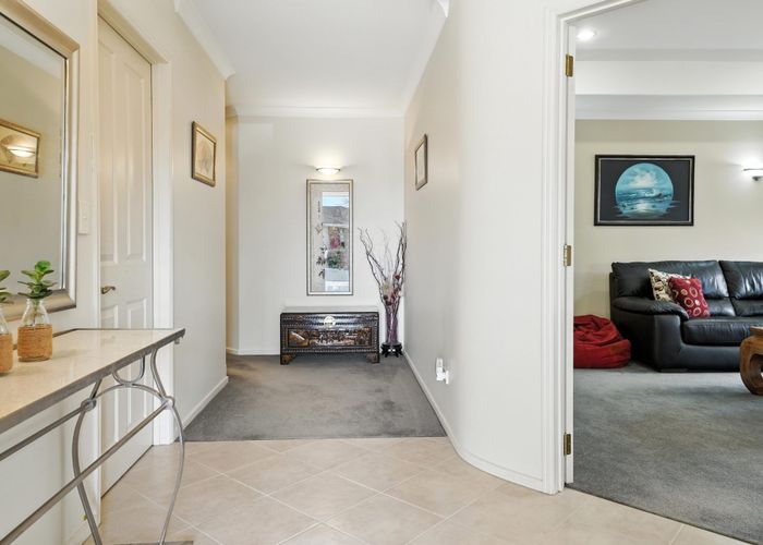  at 10 Dinglebay Place, Casebrook, Christchurch City, Canterbury