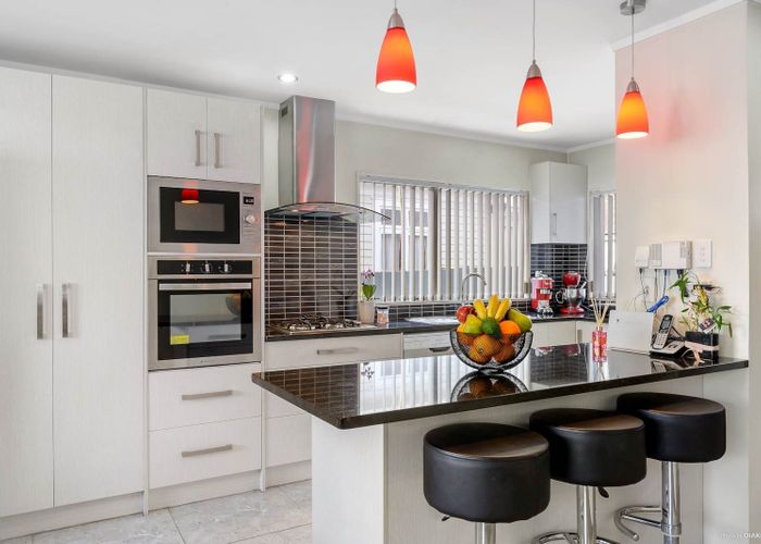  at 2/35 Landscape Road, Papatoetoe, Manukau City, Auckland