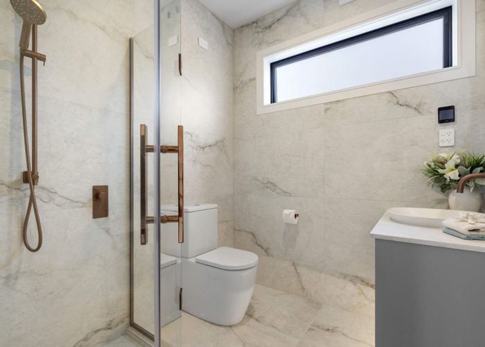  at 20 Beach Road, Milford, North Shore City, Auckland