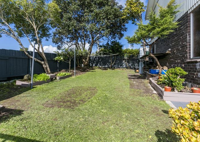  at 1/90 Lynwood Road, New Lynn, Waitakere City, Auckland