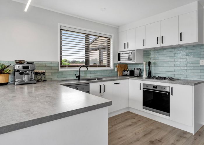  at 17 Caledonia Place, Highlands Park, New Plymouth, Taranaki