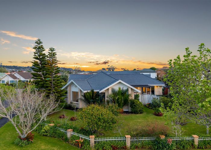  at 1 Keswick Close, Northpark, Auckland
