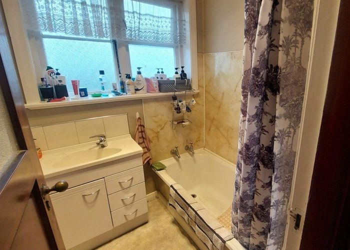  at 77 Wharenui Road, Upper Riccarton, Christchurch City, Canterbury