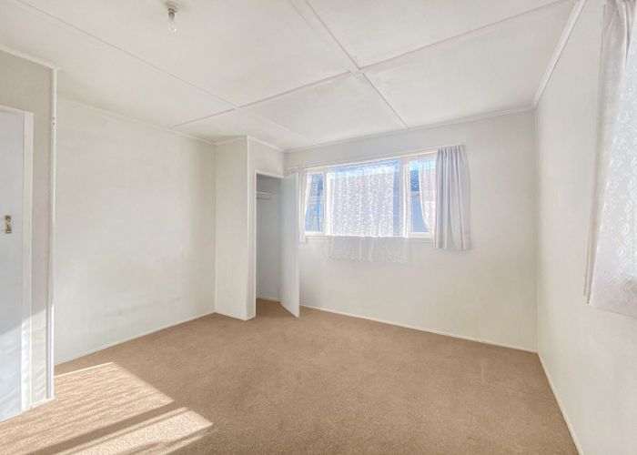  at 118 Rathgar Rd, Henderson, Waitakere City, Auckland