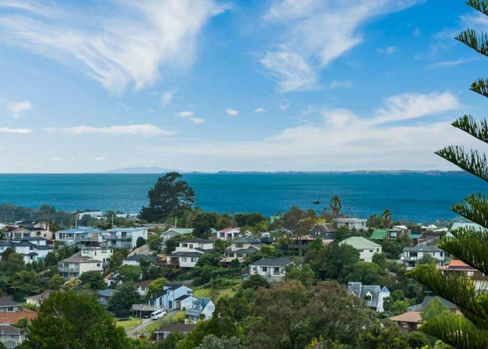  at 627 East Coast Road, Browns Bay, North Shore City, Auckland