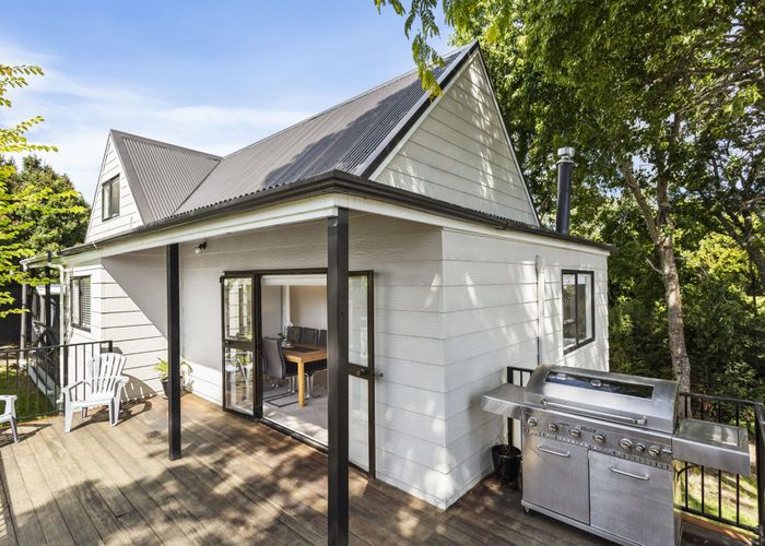  at 2/58 Aeroview Drive, Beach Haven, Auckland