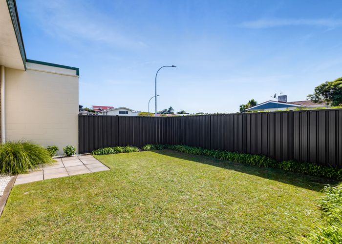  at 5B Riversdale Drive, Merrilands, New Plymouth