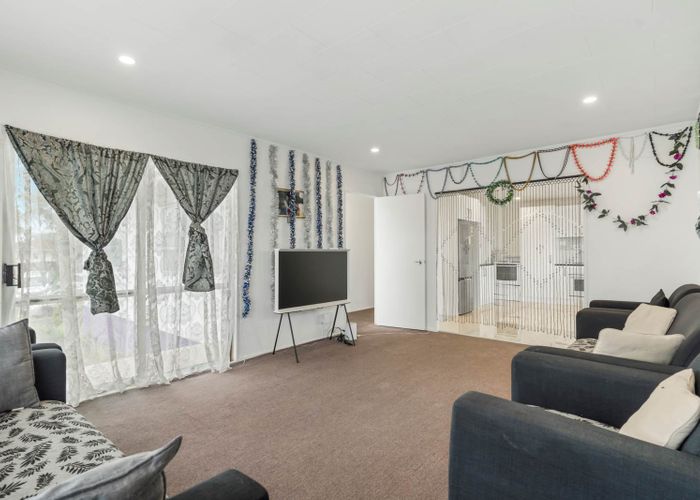  at 5 Ilford Crescent, Mangere, Auckland