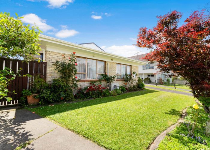  at 52a Butterworth Drive, Glendene, Waitakere City, Auckland