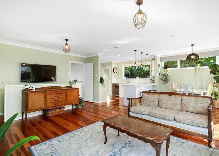  at 16 Mascot Street, Tawa, Wellington