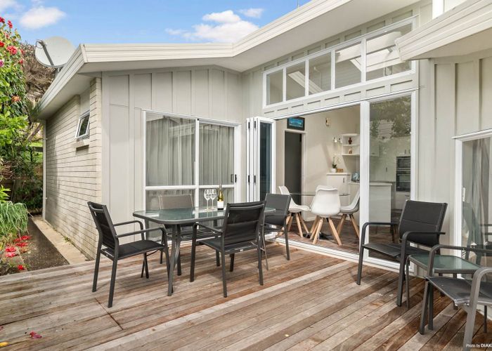  at 2/3 Tiri View Place, Torbay, North Shore City, Auckland