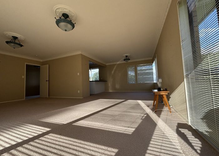  at 33 Carnoustie Drive, Wattle Downs, Manukau City, Auckland