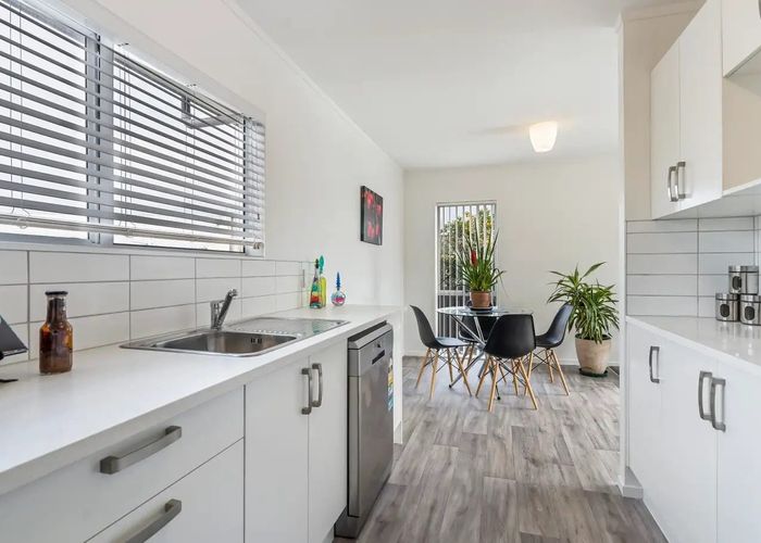  at 1/6 Trounson Ave, Clendon Park, Manukau City, Auckland