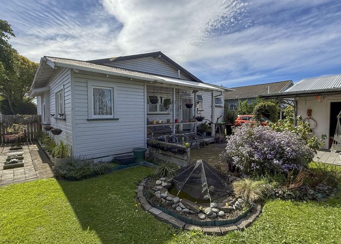  at 302 Willowpark Road North, Hastings