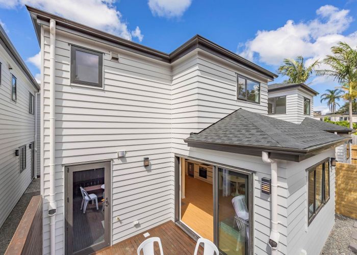  at 1/37 Allington Road, Massey, Waitakere City, Auckland