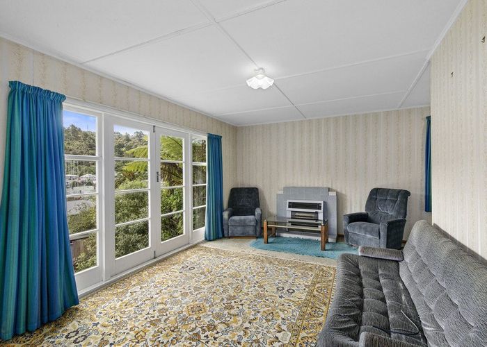  at 7 Thomson Grove, Stokes Valley, Lower Hutt