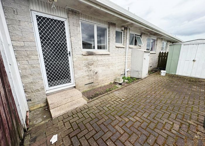  at 2/54 kenderdine Road, Papatoetoe, Manukau City, Auckland