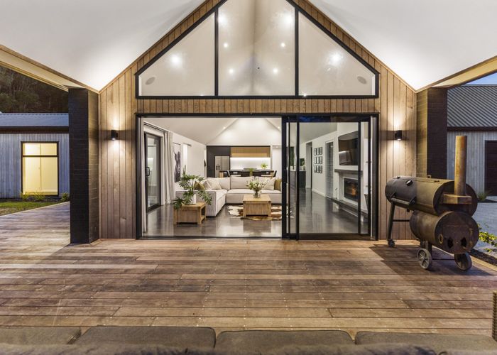  at 25 Bayer Road, Silverdale