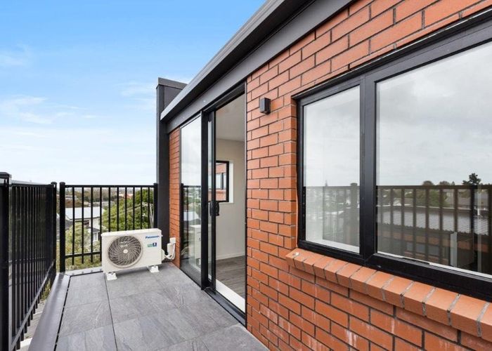  at 107 (F2-2)/2 Castledine Crescent, Glen Innes, Auckland City, Auckland