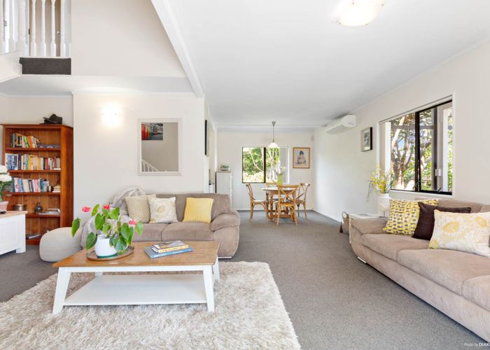  at 2/13 Eastridge Court, Northpark, Auckland