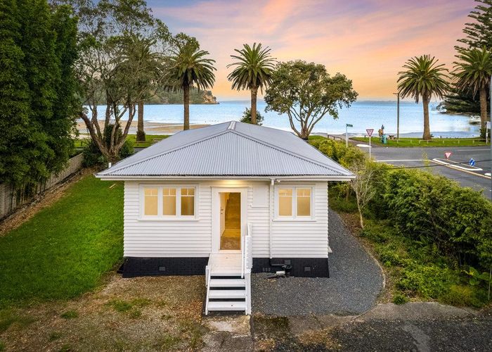  at 2 Western Road, Laingholm, Waitakere City, Auckland