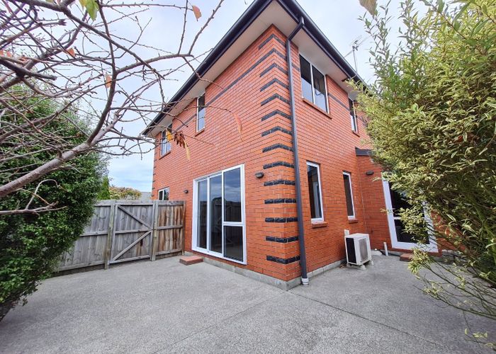  at 2/672 Ferry Road, Woolston, Christchurch City, Canterbury