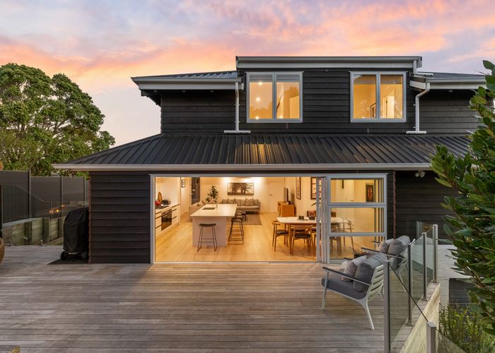  at 34 Parr Terrace, Castor Bay, North Shore City, Auckland