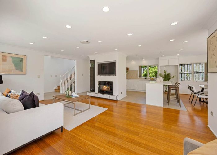  at 16a Botany Road, Howick, Manukau City, Auckland