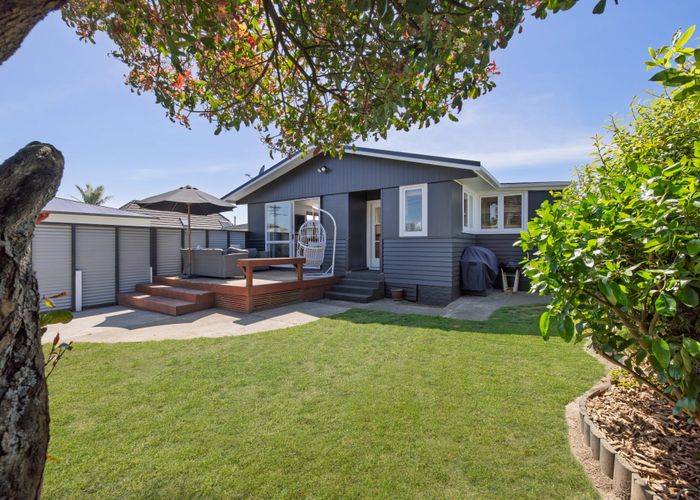  at 33 Queen Road, Bellevue, Tauranga