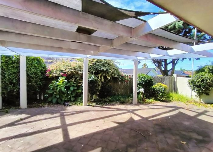  at 20 Carriage Close, Northpark, Auckland