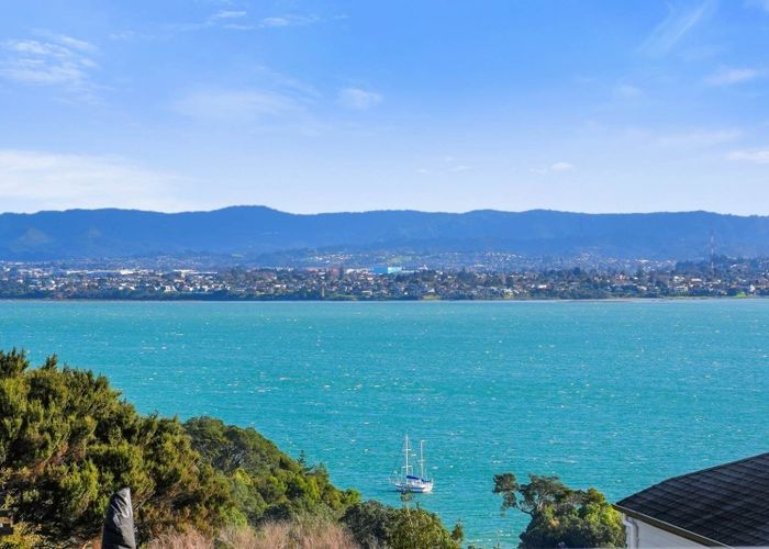  at 18 Mariners View Road, Beach Haven, North Shore City, Auckland