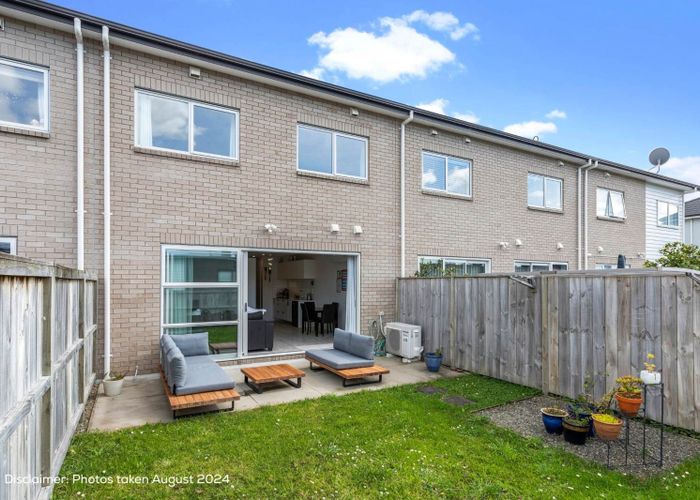  at 52 Vincent McGrath Crescent, Swanson, Waitakere City, Auckland